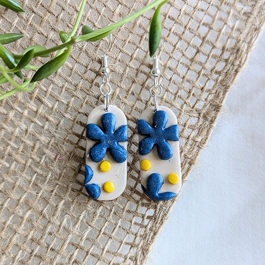 Oval flower earrings